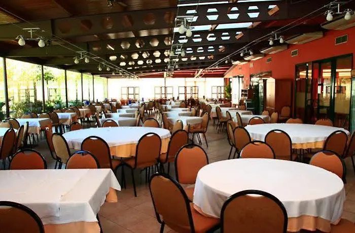 Ohtels Romana 酒店